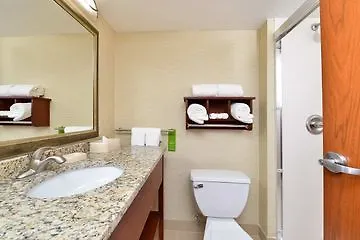 Hotel Wingate By Wyndham Auburn Hills